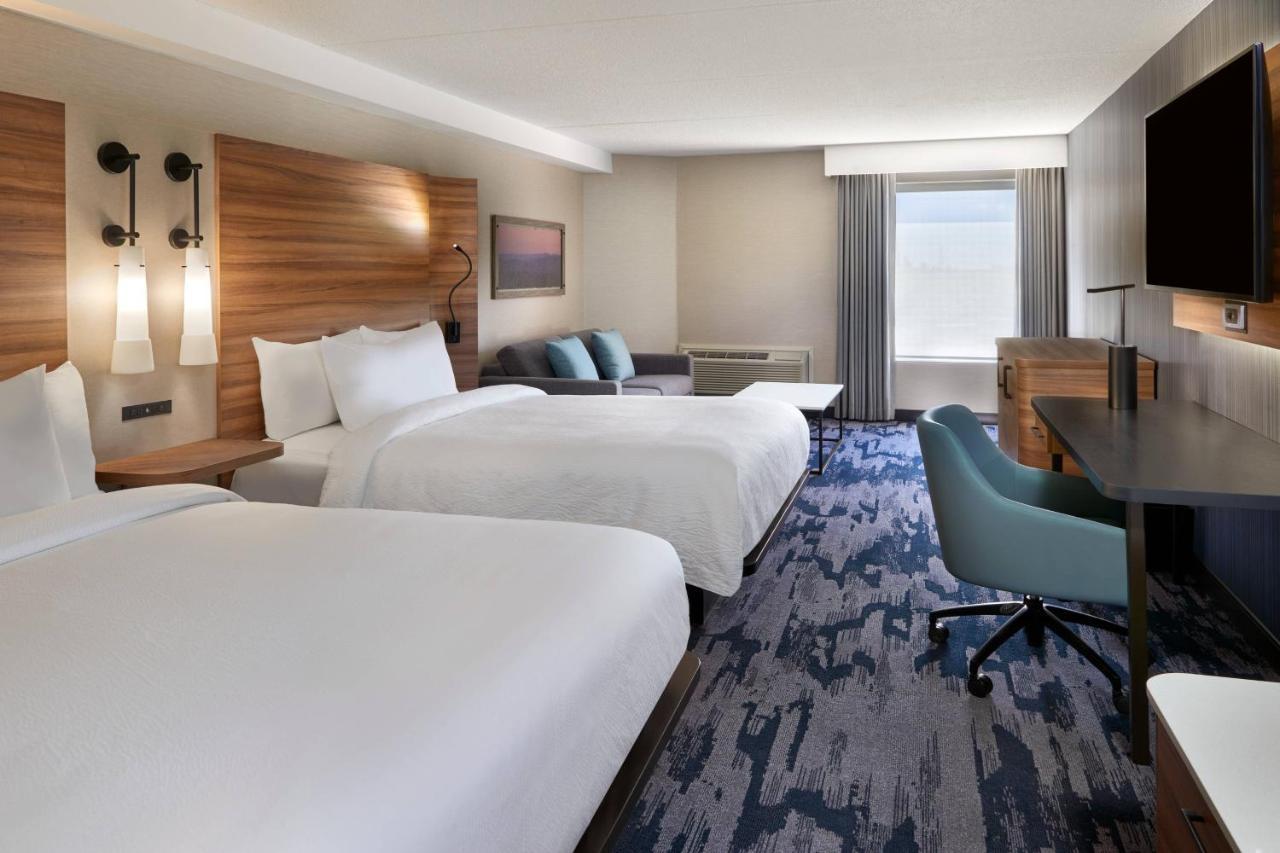 Fairfield By Marriott Falls, Canada Hotel