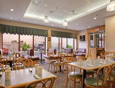 Fairfield By Marriott Falls, Canada Hotel